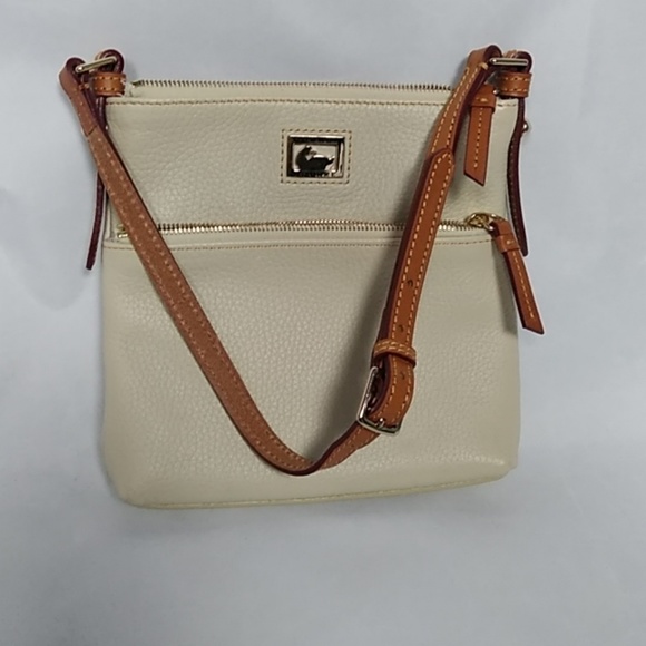 Dooney & Bourke Handbags - Dooney & Bourke leather bag
